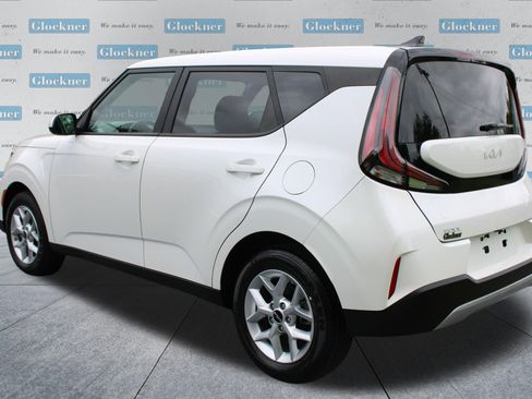 Used 2025 Kia Soul LX FWD image 8