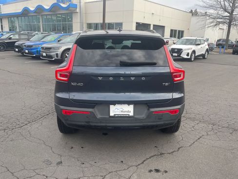 Used 2022 Volvo XC40 T5 R-Design w/ Advanced Package image 7