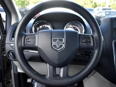 Used 2013 Dodge Grand Caravan American Value Package image 21