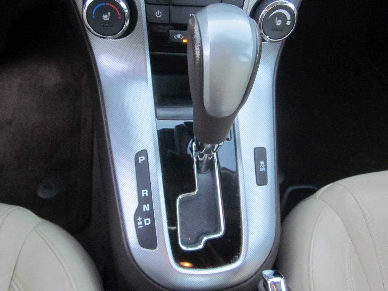 Used 2012 Chevrolet Cruze LTZ FWD image 23