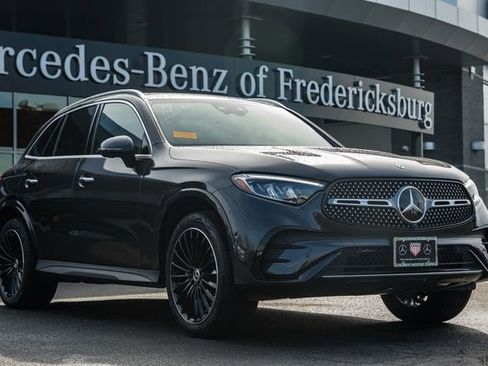 Used 2025 Mercedes-Benz GLC 350e 4MATIC image 1