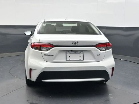 Used 2021 Toyota Corolla LE image 5