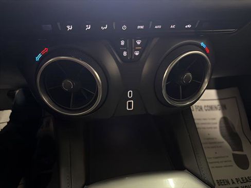 Used 2020 Chevrolet Blazer LT FWD image 23