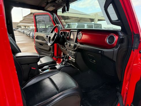 Used 2018 Jeep Wrangler Unlimited Rubicon w/ Dual Top Group image 16