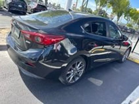 Used 2018 MAZDA MAZDA3 Touring FWD image 4