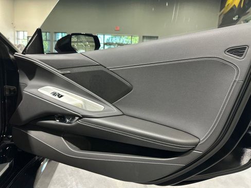 Used 2025 Chevrolet Corvette Z06 RWD image 40