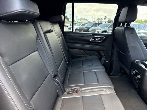 Used 2023 Chevrolet Suburban Z71 image 25