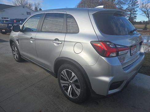 Used 2024 Mitsubishi Outlander Sport SE image 6