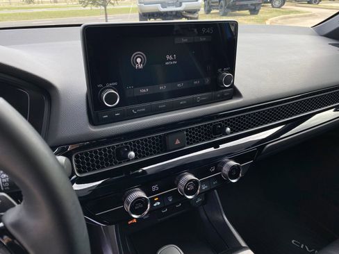 Used 2025 Honda Civic Sport image 15