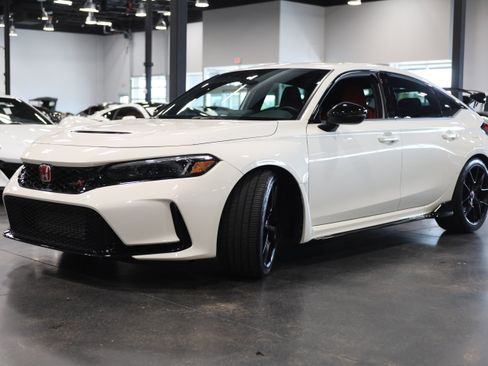 Used 2023 Honda Civic Type R image 3