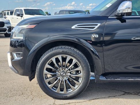 Used 2022 Nissan Armada Platinum w/ Captain's Chairs Package RWD image 9