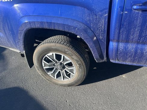 Used 2023 Toyota Tacoma TRD Sport image 14