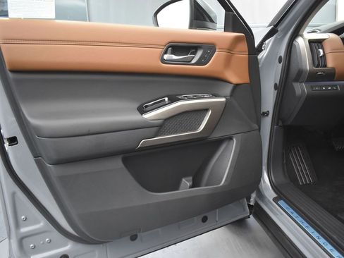 New 2025 Nissan Pathfinder Platinum w/ Cargo Package image 29