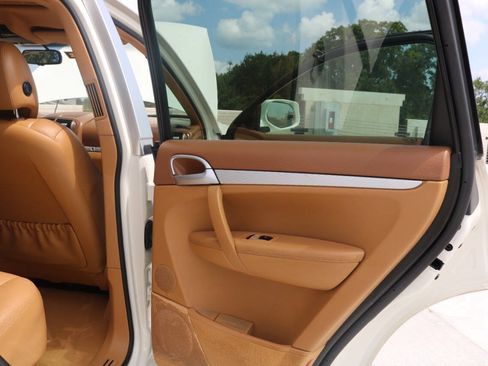 Used 2008 Porsche Cayenne AWD/4WD image 30
