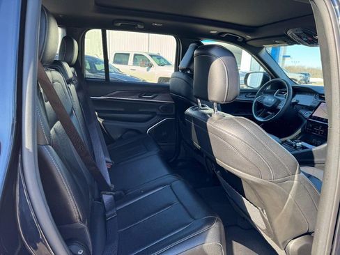 Used 2024 Jeep Grand Cherokee Limited 4xe image 10