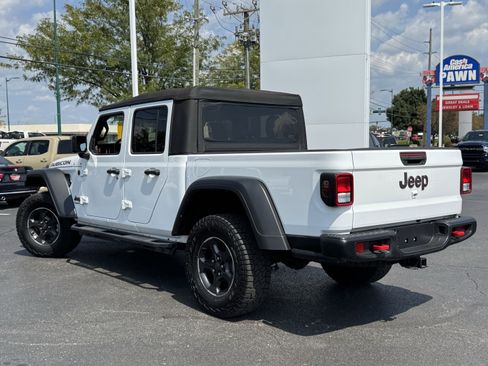Used 2022 Jeep Gladiator Rubicon w/ Cold Weather Group image 17