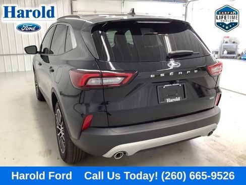 Used 2024 Ford Escape SE image 4
