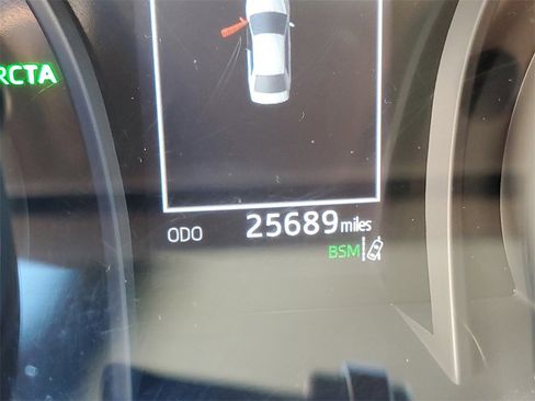 Used 2022 Toyota Camry SE image 27