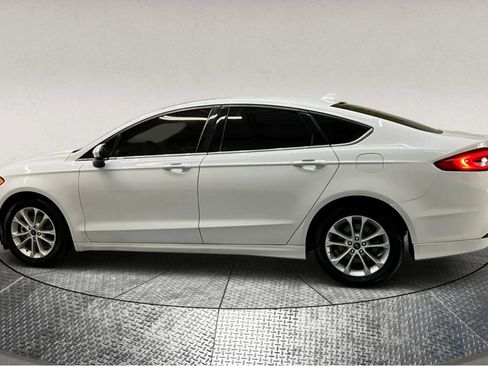 Used 2020 Ford Fusion SE image 5