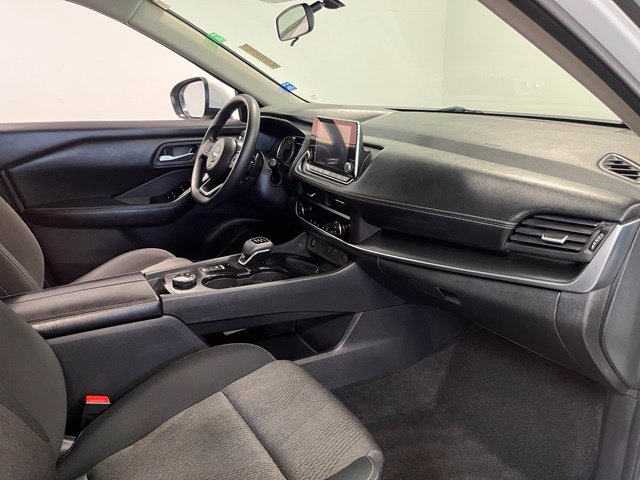 Used 2024 Nissan Rogue SV AWD/4WD image 11