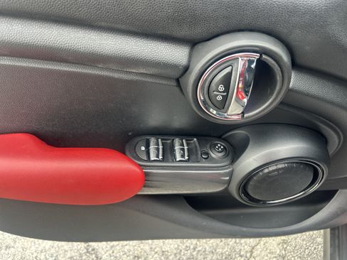 Used 2016 MINI Cooper 4-Door Hardtop FWD image 14