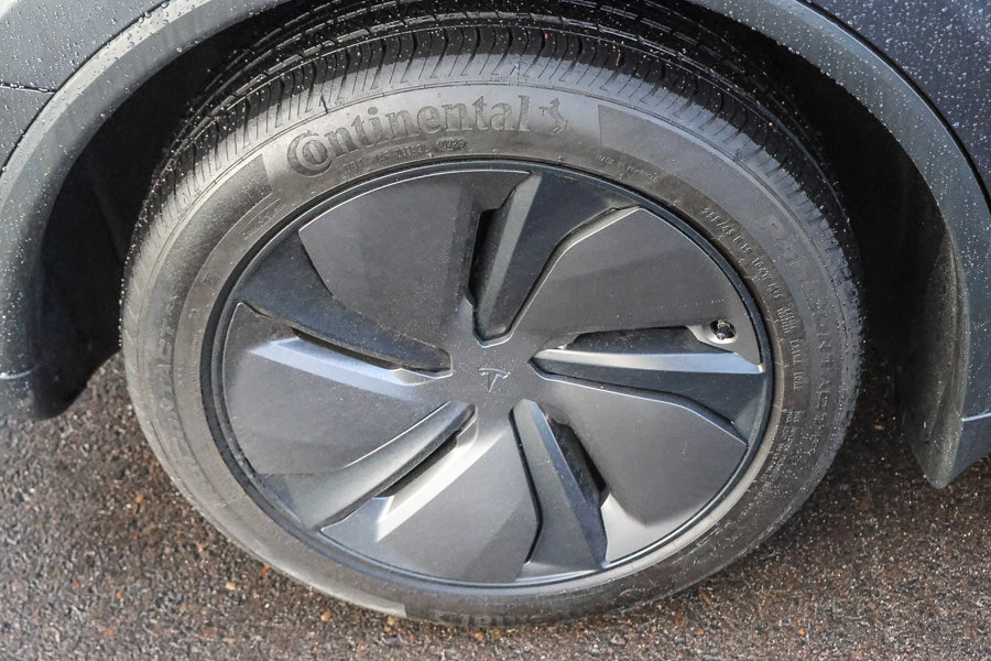 Used 2026 Tesla Model Y Long Range AWD/4WD image 13