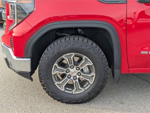 Used 2024 GMC Sierra 1500 Pro w/ Pro Value Package image 10