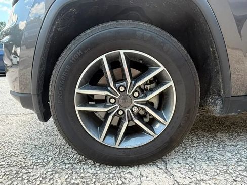 Used 2020 Jeep Grand Cherokee Laredo w/ 18" Wheel & 8.4" Radio Group RWD image 24