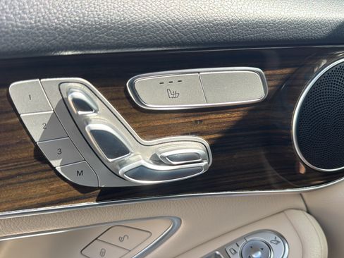 Used 2022 Mercedes-Benz GLC 300 w/ Premium Package Lite image 29