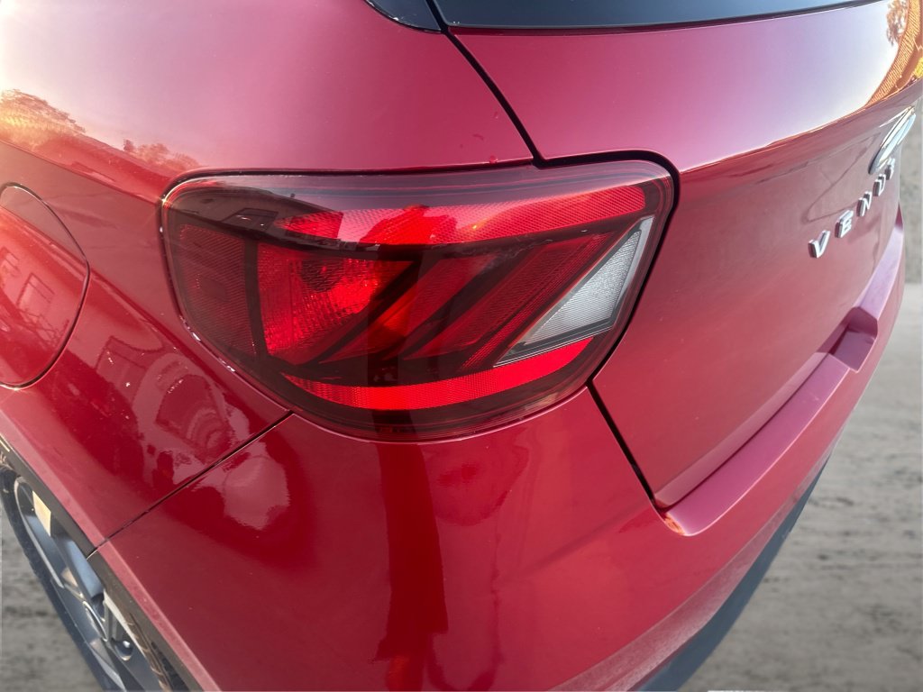 Used 2022 Hyundai Venue SEL FWD image 21