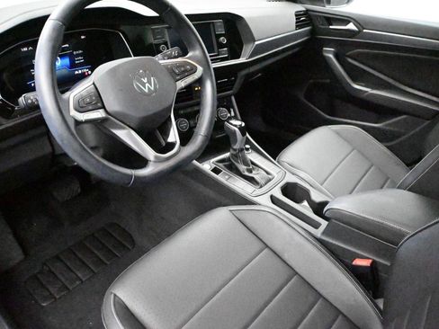 Used 2023 Volkswagen Jetta SE w/ Panoramic Sunroof Package image 2