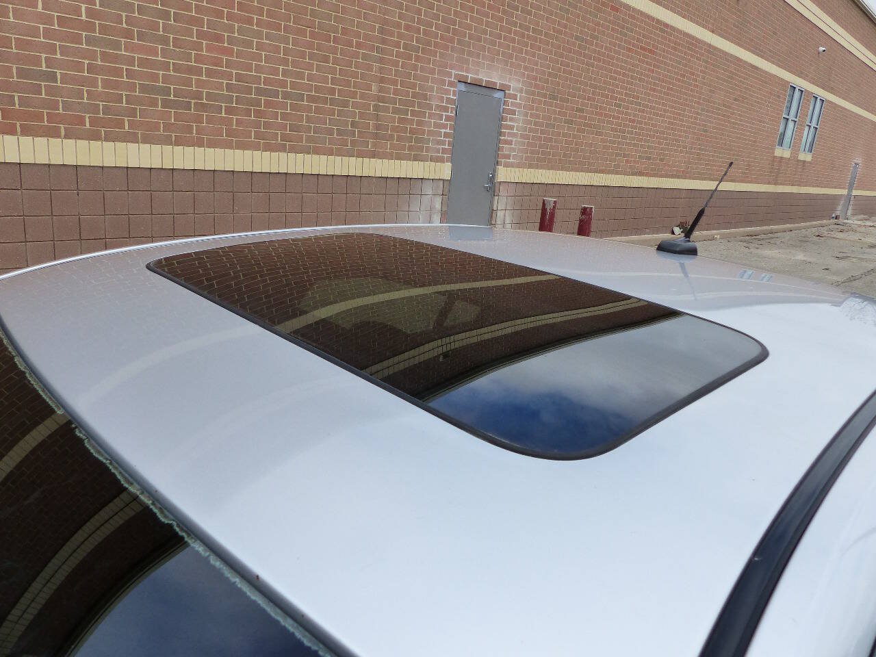 Used 2012 Ford Fusion SEL FWD image 15