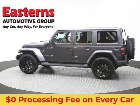 Used 2025 Jeep Wrangler Unlimited Sahara AWD/4WD image 57