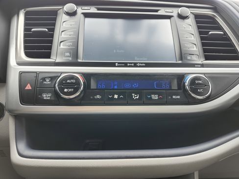 Used 2016 Toyota Highlander Limited AWD/4WD image 34