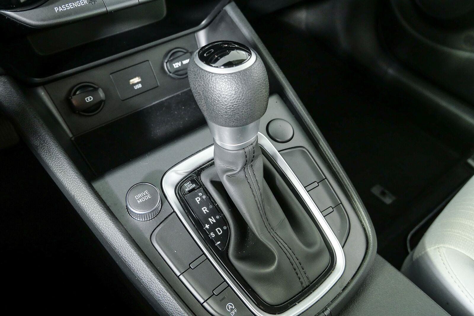 Used 2022 Hyundai Kona SEL FWD image 16