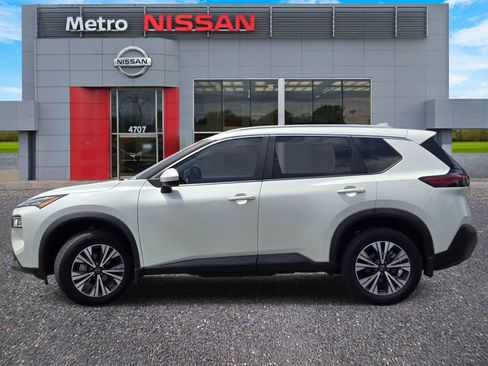 Used 2023 Nissan Rogue SV w/ SV Premium B Package FWD image 3