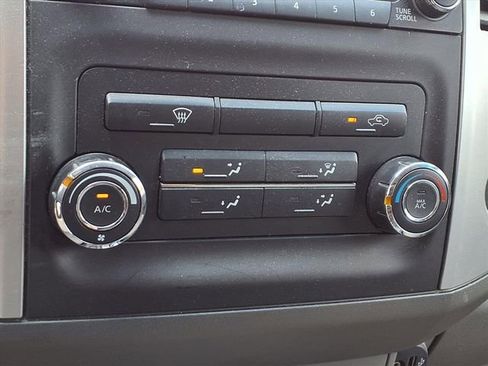 Certified 2018 Nissan Frontier SV image 7