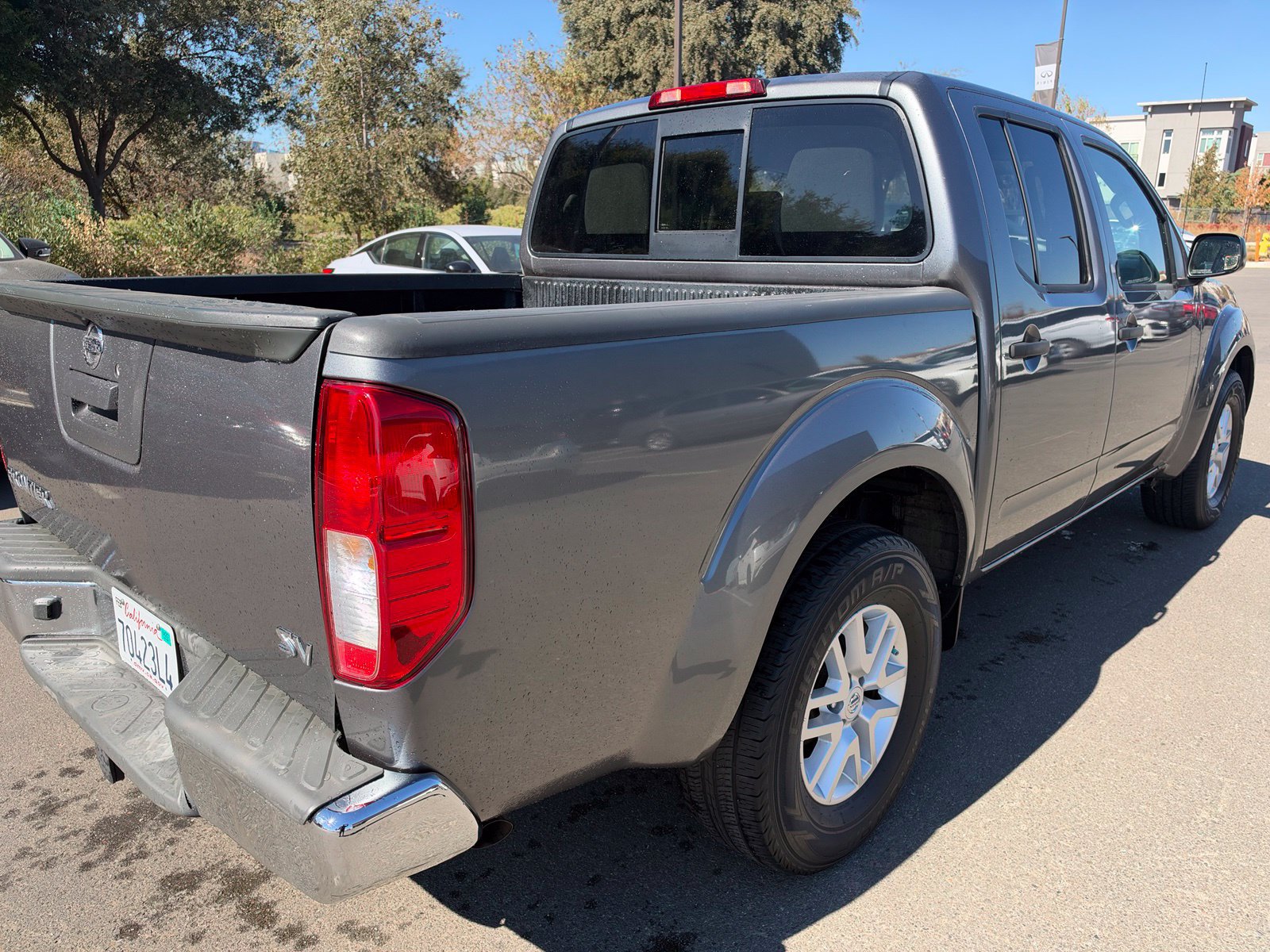 Used 2017 Nissan Frontier SV RWD image 3