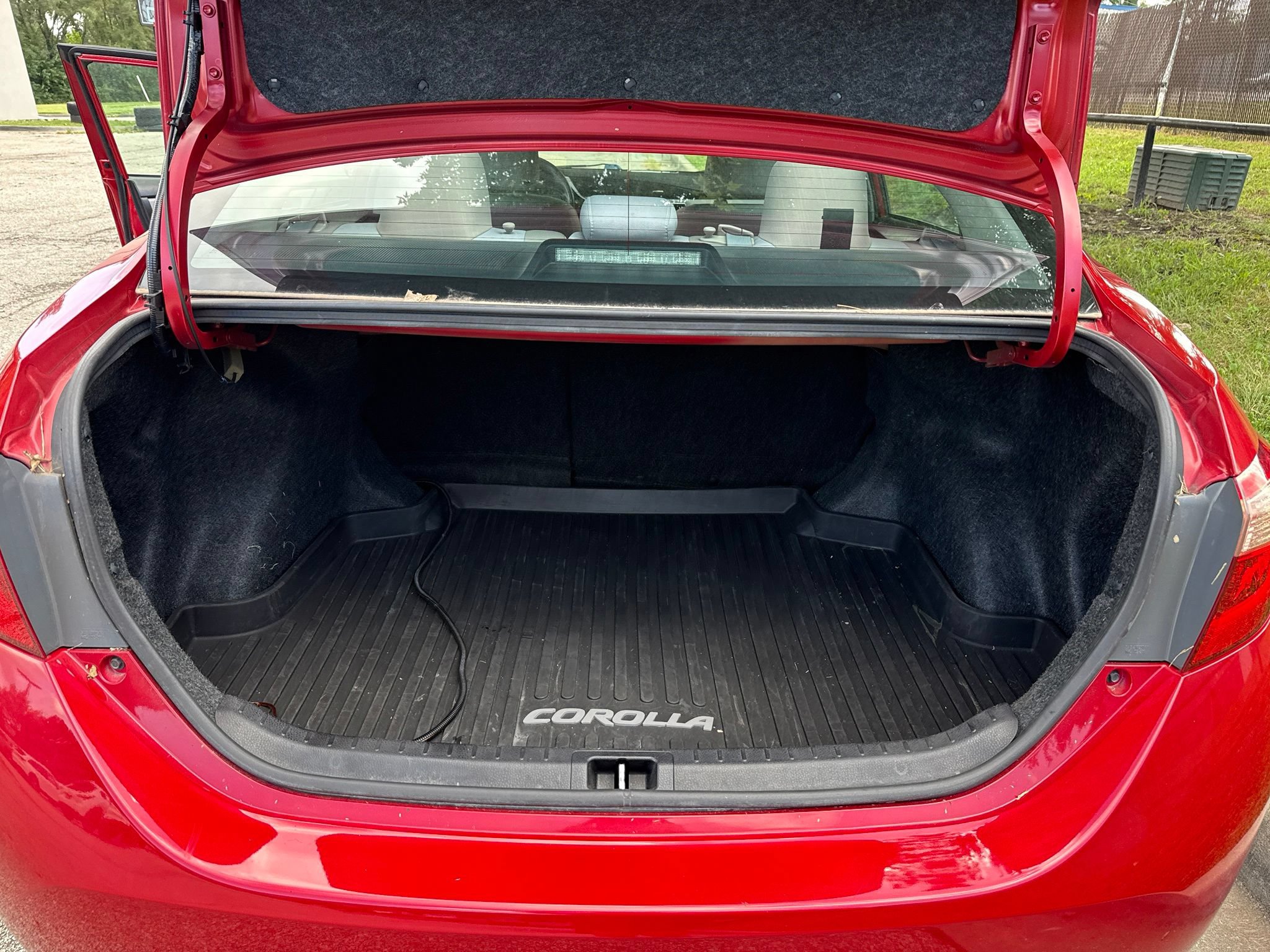 Used 2018 Toyota Corolla LE FWD image 16