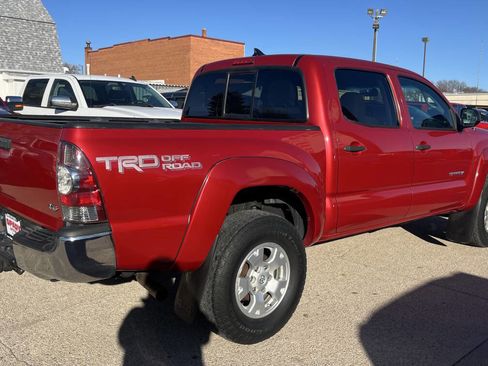 Used 2015 Toyota Tacoma 4x4 Double Cab w/ TRD Off-Road Package image 3