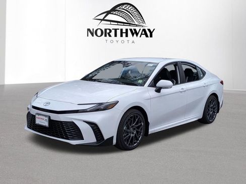 New 2026 Toyota Camry SE FWD image 6
