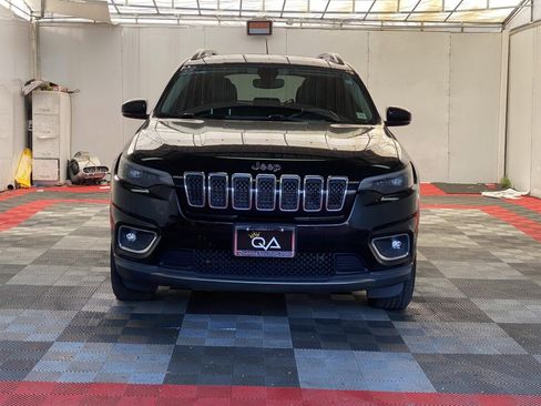 Used 2019 Jeep Cherokee Limited image 2