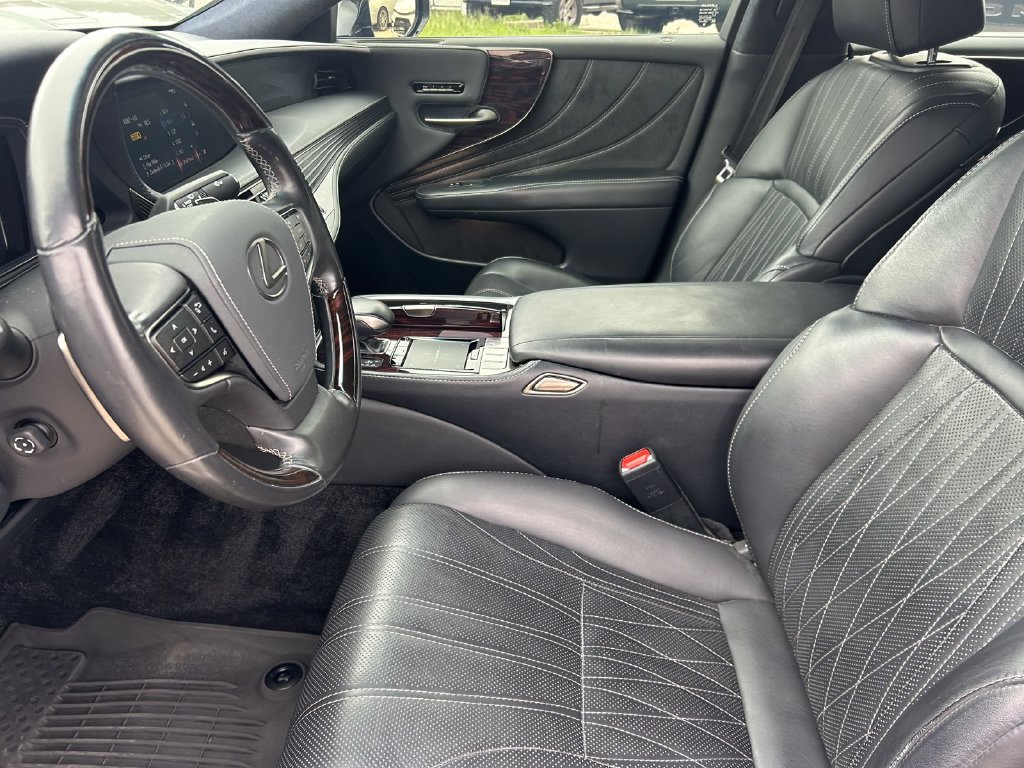 Used 2020 Lexus LS 500 w/ Interior Upgrade Package RWD image 11