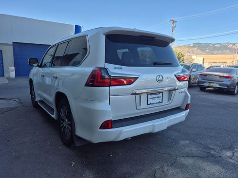 Used 2018 Lexus LX 570 4WD image 21