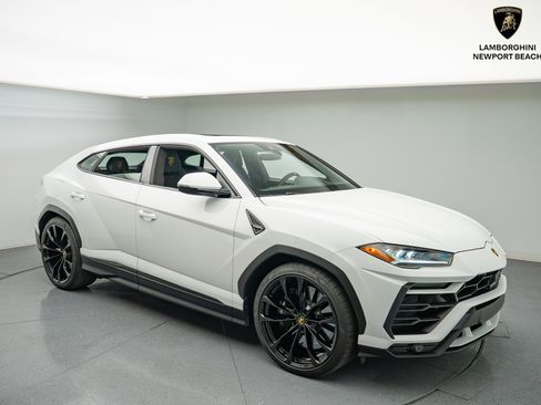 Used 2022 Lamborghini Urus image 1