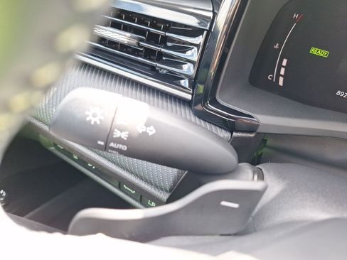 Used 2025 Toyota Camry SE w/ Convenience Package image 22