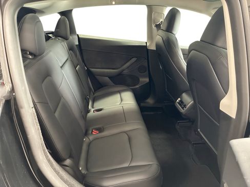 Certified 2023 Tesla Model Y Long Range AWD/4WD image 11