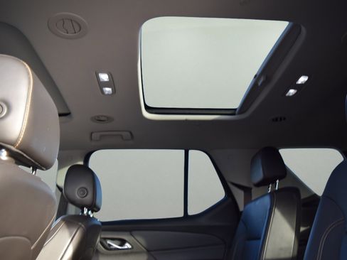 Used 2021 Chevrolet Traverse RS w/ LPO, Floor Liner Package image 8