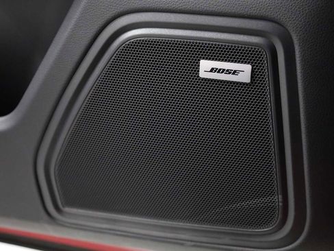 Certified 2025 Porsche Macan image 17