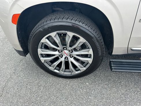 Used 2021 GMC Yukon XL Denali w/ Denali Premium Package RWD image 11